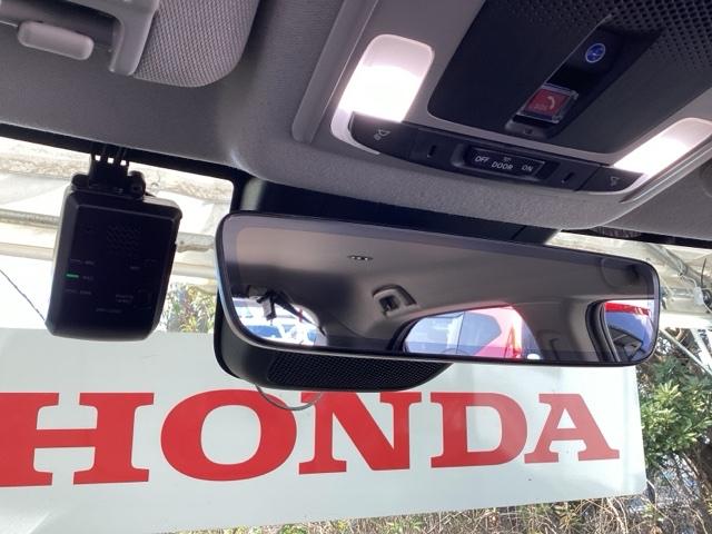 ヴェゼル ｅ：ＨＥＶＺ　メモリーナビ　ＥＴＣ　ドラレコ　リアカメラ　スマートキー＆プッシュスタート　サイドＳＲＳ　イモビ　地デジ　Ｂカメ　キーレスエントリー　Ｃソナー　ＵＳＢポート　ＰＳ　ＬＥＤライト　シートヒータ　ＡＡＣ（50枚目）