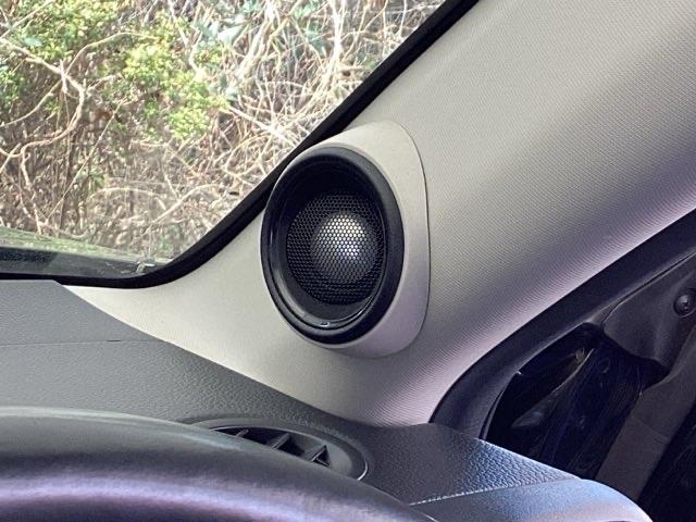 ヴェゼル ｅ：ＨＥＶＺ　メモリーナビ　ＥＴＣ　ドラレコ　リアカメラ　スマートキー＆プッシュスタート　サイドＳＲＳ　イモビ　地デジ　Ｂカメ　キーレスエントリー　Ｃソナー　ＵＳＢポート　ＰＳ　ＬＥＤライト　シートヒータ　ＡＡＣ（52枚目）