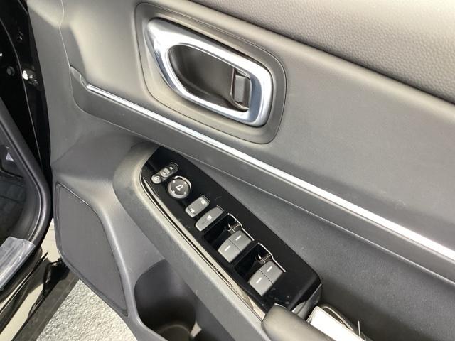 ヴェゼル ｅ：ＨＥＶＺ　メモリーナビ　ＥＴＣ　ドラレコ　リアカメラ　スマートキー＆プッシュスタート　サイドＳＲＳ　イモビ　地デジ　Ｂカメ　キーレスエントリー　Ｃソナー　ＵＳＢポート　ＰＳ　ＬＥＤライト　シートヒータ　ＡＡＣ（53枚目）