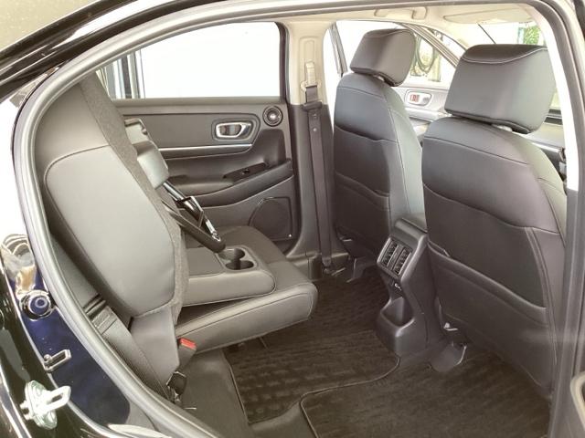 ヴェゼル ｅ：ＨＥＶＺ　メモリーナビ　ＥＴＣ　ドラレコ　リアカメラ　スマートキー＆プッシュスタート　サイドＳＲＳ　イモビ　地デジ　Ｂカメ　キーレスエントリー　Ｃソナー　ＵＳＢポート　ＰＳ　ＬＥＤライト　シートヒータ　ＡＡＣ（62枚目）