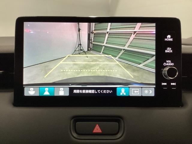 ヴェゼル ｅ：ＨＥＶＲＳ　ＨｏｎｄａＣＯＮＮＥＣＴディスプレイ　ＬＥＤヘッドランプ　オートライト　オートクルーズコントロール　オートエアコン　パーキングセンサー　誤発進抑制機能　Ｂカメラ　ＵＳＢ　スマートキー　フルセグ　ＥＴＣ（10枚目）
