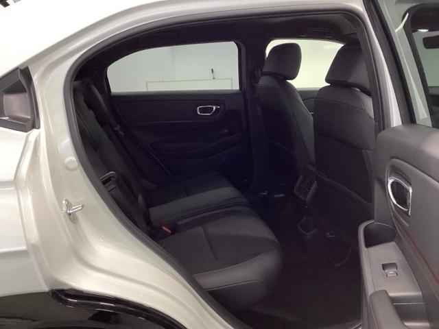 ヴェゼル ｅ：ＨＥＶＲＳ　ＨｏｎｄａＣＯＮＮＥＣＴディスプレイ　ＬＥＤヘッドランプ　オートライト　オートクルーズコントロール　オートエアコン　パーキングセンサー　誤発進抑制機能　Ｂカメラ　ＵＳＢ　スマートキー　フルセグ　ＥＴＣ（18枚目）