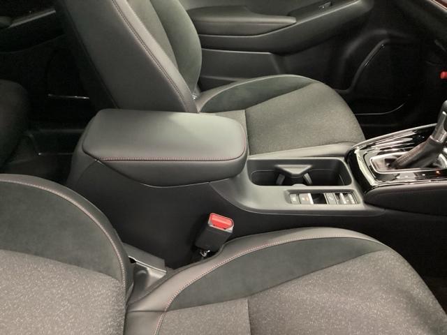 ヴェゼル ｅ：ＨＥＶＲＳ　ＨｏｎｄａＣＯＮＮＥＣＴディスプレイ　ＬＥＤヘッドランプ　オートライト　オートクルーズコントロール　オートエアコン　パーキングセンサー　誤発進抑制機能　Ｂカメラ　ＵＳＢ　スマートキー　フルセグ　ＥＴＣ（29枚目）