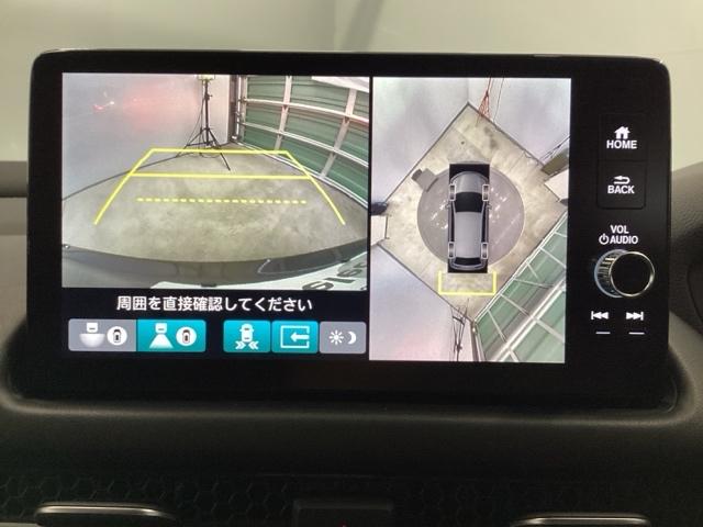 �}���`�r���[�J�����𓋍ڂł��̂ŁA�܂�Ō����낵�f���̂悤�Ɏԗ��̎��͂��m�F�ł��܂��B