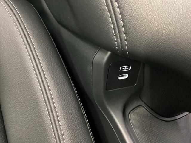 �Z���^�[�R���\�[���ɏ[�d�p�t�r�a�W���b�N�����Ă��܂�