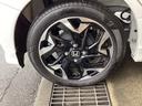 純正アルミホイールです。足元が引き立つので、車全体のイメージがアップしますよ!