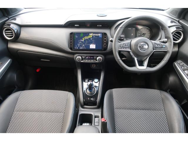 キックス Ｘ　ツートンカラー　プロパイロット　３６０度カメラ　純正９型ナビ　地デジＴＶ　Ｂｌｕｅｔｏｏｔｈ　ＤＶＤ再生　衝突軽減ブレーキ　シートヒーター　ハーフレザーシート　ＥＴＣ　デジタルインナーミラードラレコ（10枚目）