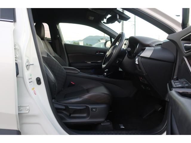 Ｃ－ＨＲ Ｇ　純正ＬＥＤシーケンシャル　衝突軽減ブレーキ　前後センサー　ハーフレザーシート　シートヒーター　追従クルコン　純正ナビ　地デジＴＶ　Ｂｌｕｅｔｏｏｔｈ　バックカメラ　ＤＶＤ再生　ＥＴＣ　ドラレコ前（16枚目）