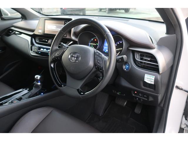 Ｃ－ＨＲ Ｇ　純正ＬＥＤシーケンシャル　衝突軽減ブレーキ　前後センサー　ハーフレザーシート　シートヒーター　追従クルコン　純正ナビ　地デジＴＶ　Ｂｌｕｅｔｏｏｔｈ　バックカメラ　ＤＶＤ再生　ＥＴＣ　ドラレコ前（17枚目）