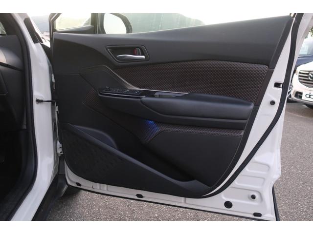 Ｃ－ＨＲ Ｇ　純正ＬＥＤシーケンシャル　衝突軽減ブレーキ　前後センサー　ハーフレザーシート　シートヒーター　追従クルコン　純正ナビ　地デジＴＶ　Ｂｌｕｅｔｏｏｔｈ　バックカメラ　ＤＶＤ再生　ＥＴＣ　ドラレコ前（51枚目）