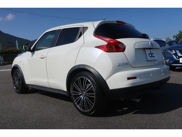 ジューク １５ＲＸ　タイプＶ　純正ナビ　地デジＴＶ　Ｂｌｕｅｔｏｏｔｈ　バックカメラ　ＤＶＤ再生　ＥＴＣ　社外１８インチＡＷ　車高調ローダウン　インテリジェントキー　オートライト　オートエアコン　電動格納ドアミラー（13枚目）