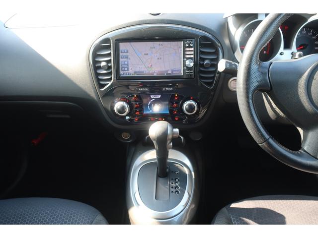 ジューク １５ＲＸ　タイプＶ　純正ナビ　地デジＴＶ　Ｂｌｕｅｔｏｏｔｈ　バックカメラ　ＤＶＤ再生　ＥＴＣ　社外１８インチＡＷ　車高調ローダウン　インテリジェントキー　オートライト　オートエアコン　電動格納ドアミラー（14枚目）