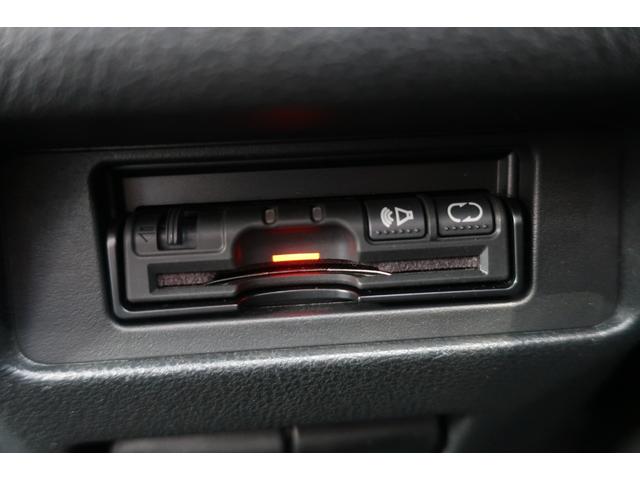 ジューク １５ＲＸ　タイプＶ　純正ナビ　地デジＴＶ　Ｂｌｕｅｔｏｏｔｈ　バックカメラ　ＤＶＤ再生　ＥＴＣ　社外１８インチＡＷ　車高調ローダウン　インテリジェントキー　オートライト　オートエアコン　電動格納ドアミラー（15枚目）