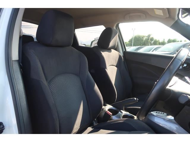 ジューク １５ＲＸ　タイプＶ　純正ナビ　地デジＴＶ　Ｂｌｕｅｔｏｏｔｈ　バックカメラ　ＤＶＤ再生　ＥＴＣ　社外１８インチＡＷ　車高調ローダウン　インテリジェントキー　オートライト　オートエアコン　電動格納ドアミラー（18枚目）