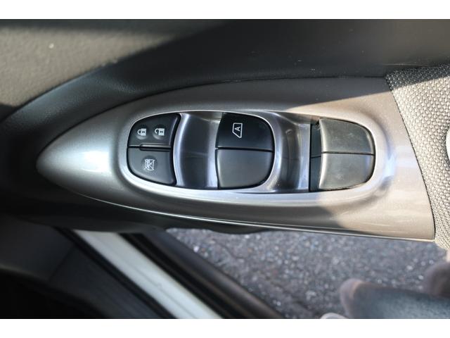 ジューク １５ＲＸ　タイプＶ　純正ナビ　地デジＴＶ　Ｂｌｕｅｔｏｏｔｈ　バックカメラ　ＤＶＤ再生　ＥＴＣ　社外１８インチＡＷ　車高調ローダウン　インテリジェントキー　オートライト　オートエアコン　電動格納ドアミラー（27枚目）