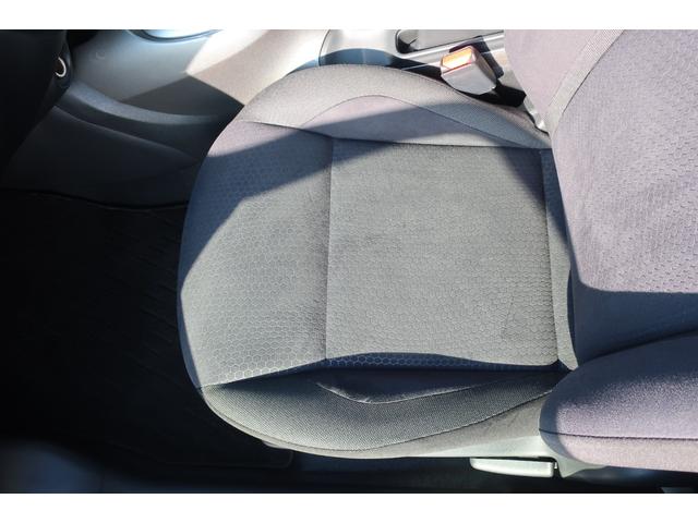 ジューク １５ＲＸ　タイプＶ　純正ナビ　地デジＴＶ　Ｂｌｕｅｔｏｏｔｈ　バックカメラ　ＤＶＤ再生　ＥＴＣ　社外１８インチＡＷ　車高調ローダウン　インテリジェントキー　オートライト　オートエアコン　電動格納ドアミラー（31枚目）