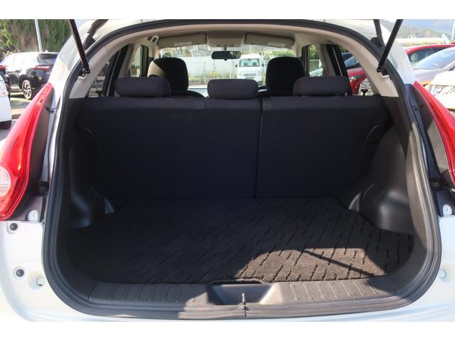 ジューク １５ＲＸ　タイプＶ　純正ナビ　地デジＴＶ　Ｂｌｕｅｔｏｏｔｈ　バックカメラ　ＤＶＤ再生　ＥＴＣ　社外１８インチＡＷ　車高調ローダウン　インテリジェントキー　オートライト　オートエアコン　電動格納ドアミラー（42枚目）