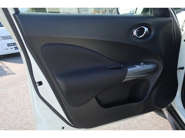 ジューク １５ＲＸ　タイプＶ　純正ナビ　地デジＴＶ　Ｂｌｕｅｔｏｏｔｈ　バックカメラ　ＤＶＤ再生　ＥＴＣ　社外１８インチＡＷ　車高調ローダウン　インテリジェントキー　オートライト　オートエアコン　電動格納ドアミラー（45枚目）