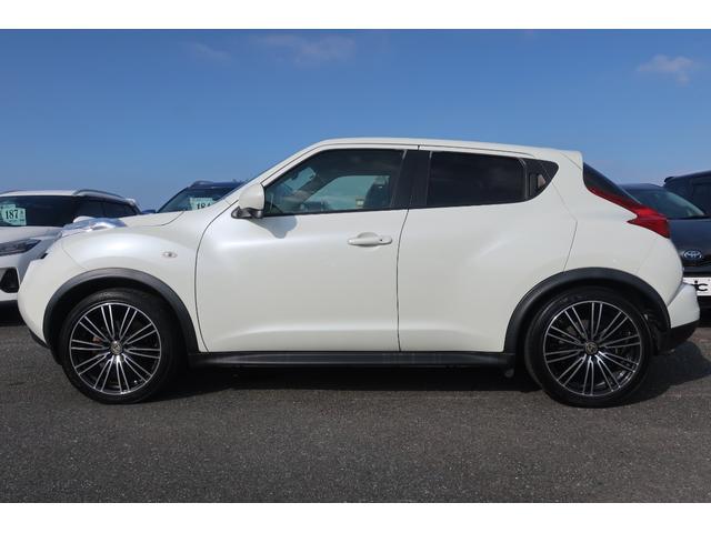 ジューク １５ＲＸ　タイプＶ　純正ナビ　地デジＴＶ　Ｂｌｕｅｔｏｏｔｈ　バックカメラ　ＤＶＤ再生　ＥＴＣ　社外１８インチＡＷ　車高調ローダウン　インテリジェントキー　オートライト　オートエアコン　電動格納ドアミラー（60枚目）