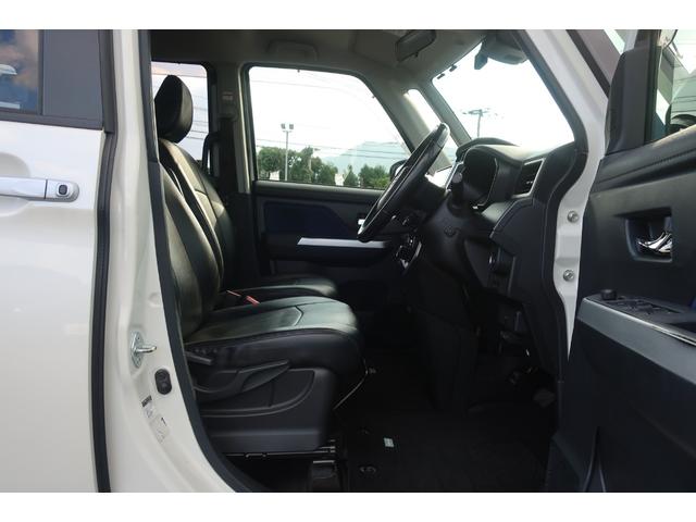 ルーミー カスタムＧ－Ｔ　１オーナー　１２．１型後席モニター　両側パワスラ　３６０度カメラ　クリアランスソナー地デジＴＶ　Ｂｌｕｅｔｏｏｔｈ　ＤＶＤ再生　シートヒーター　前後ドラレコ　オートクルーズ　オートライト・ハイビーム（21枚目）