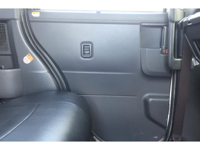 ルーミー カスタムＧ－Ｔ　１オーナー　１２．１型後席モニター　両側パワスラ　３６０度カメラ　クリアランスソナー地デジＴＶ　Ｂｌｕｅｔｏｏｔｈ　ＤＶＤ再生　シートヒーター　前後ドラレコ　オートクルーズ　オートライト・ハイビーム（52枚目）