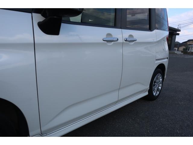 ルーミー カスタムＧ－Ｔ　１オーナー　１２．１型後席モニター　両側パワスラ　３６０度カメラ　クリアランスソナー地デジＴＶ　Ｂｌｕｅｔｏｏｔｈ　ＤＶＤ再生　シートヒーター　前後ドラレコ　オートクルーズ　オートライト・ハイビーム（70枚目）