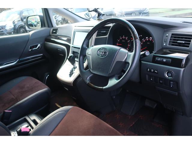 アルファード ２４０Ｓ　タイプゴールド　電動リアゲート　両側パワスラ　前後センサー　１１型後席モニター　８型ナビ　地デジＴＶ　Ｂｌｕｅｔｏｏｔｈ　バックカメラ　ＤＶＤ再生　クルコン　スターターキー　ＥＴＣ　ドラレコ　リア＆オートエアコン（17枚目）