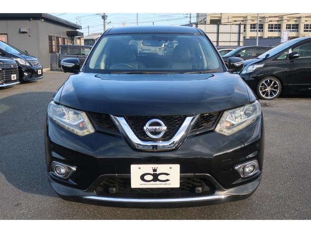 ��l�C�r�t�u�ԁB���ʂ���̃t�����g�}�X�N�͓��X���镗�i�B