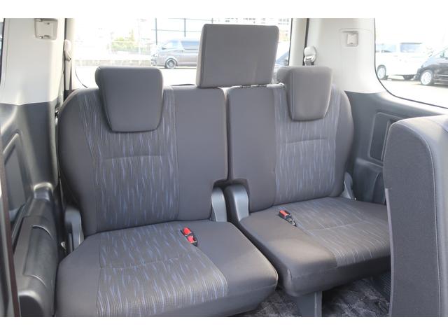 �O��ڃV�[�g���Y��ōL�X��