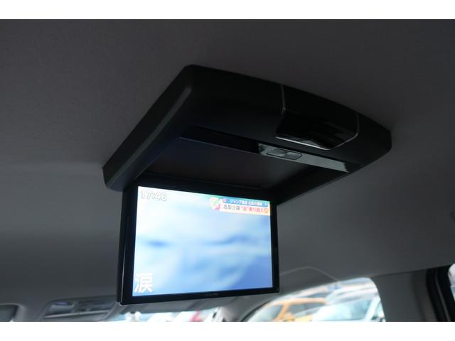 ヴォクシー 　特別仕様車　両側パワスラ　１０．２型後席モニター　ビッグＸ８型ナビ　地デジＴＶ　Ｂｌｕｅｔｏｏｔｈ　バックカメラ　ＤＶＤビデオ　ＥＴＣ　プッシュスタート　スペアキー　リア＆オートエアコン　オートライト（10枚目）