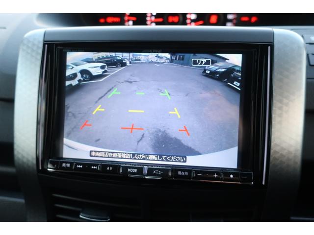 ヴォクシー 　特別仕様車　両側パワスラ　１０．２型後席モニター　ビッグＸ８型ナビ　地デジＴＶ　Ｂｌｕｅｔｏｏｔｈ　バックカメラ　ＤＶＤビデオ　ＥＴＣ　プッシュスタート　スペアキー　リア＆オートエアコン　オートライト（12枚目）