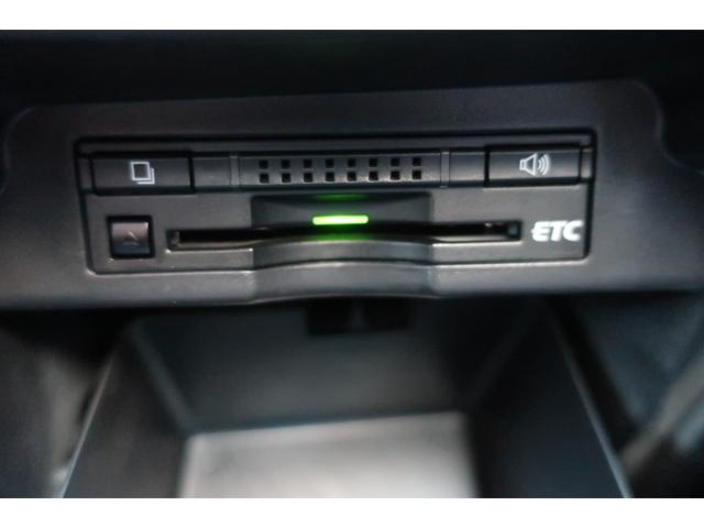 ヴォクシー 　特別仕様車　両側パワスラ　１０．２型後席モニター　ビッグＸ８型ナビ　地デジＴＶ　Ｂｌｕｅｔｏｏｔｈ　バックカメラ　ＤＶＤビデオ　ＥＴＣ　プッシュスタート　スペアキー　リア＆オートエアコン　オートライト（24枚目）