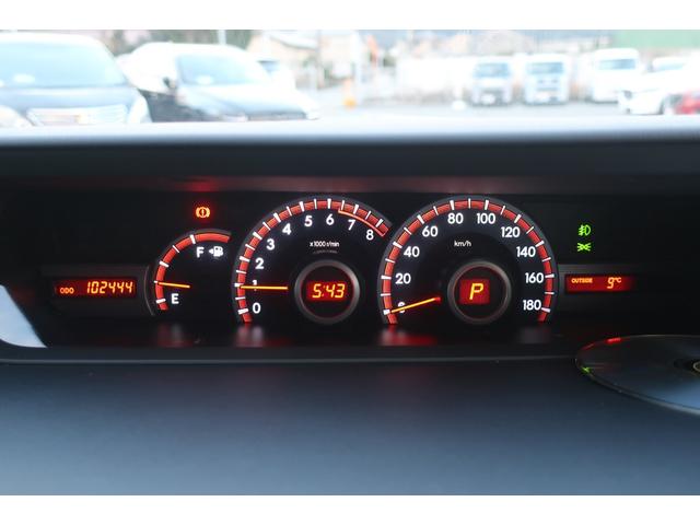 ヴォクシー 　特別仕様車　両側パワスラ　１０．２型後席モニター　ビッグＸ８型ナビ　地デジＴＶ　Ｂｌｕｅｔｏｏｔｈ　バックカメラ　ＤＶＤビデオ　ＥＴＣ　プッシュスタート　スペアキー　リア＆オートエアコン　オートライト（27枚目）