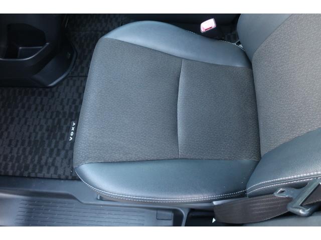 ヴォクシー 　特別仕様車　両側パワスラ　１０．２型後席モニター　ビッグＸ８型ナビ　地デジＴＶ　Ｂｌｕｅｔｏｏｔｈ　バックカメラ　ＤＶＤビデオ　ＥＴＣ　プッシュスタート　スペアキー　リア＆オートエアコン　オートライト（32枚目）