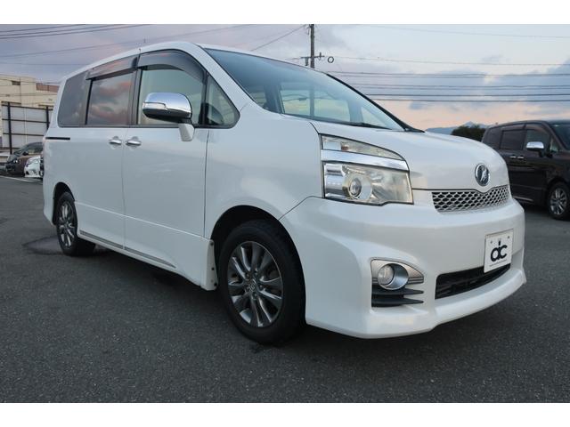 ヴォクシー 　特別仕様車　両側パワスラ　１０．２型後席モニター　ビッグＸ８型ナビ　地デジＴＶ　Ｂｌｕｅｔｏｏｔｈ　バックカメラ　ＤＶＤビデオ　ＥＴＣ　プッシュスタート　スペアキー　リア＆オートエアコン　オートライト（52枚目）