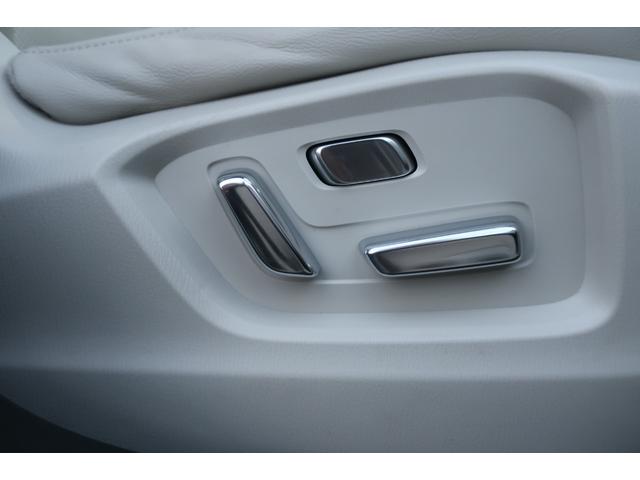 ＣＸ－８ ＸＤ　Ｌパッケージ　白革　３６０度カメラ　衝突軽減ブレーキ　前後センサー　電動リアゲート　追従クルコン　地デジＴＶ　Ｂｌｕｅｔｏｏｔｈ　バックカメラ　ＥＴＣ　シートヒーター　ハンドルヒーター　リア＆オートエアコン（18枚目）