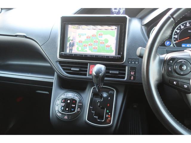 ヴォクシー ＺＳ　両側電動スライドドア　後席モニター　純正ナビ　地デジＴＶ　Ｂｌｕｅｔｏｏｔｈ　バックカメラ　ＤＶＤビデオ　ＥＴＣ　フロントフォグ　リヤ＆オートエアコン　オートライト　ＬＥＤヘッドライト　スマートキー（22枚目）