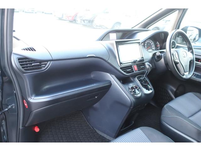 ヴォクシー ＺＳ　両側電動スライドドア　後席モニター　純正ナビ　地デジＴＶ　Ｂｌｕｅｔｏｏｔｈ　バックカメラ　ＤＶＤビデオ　ＥＴＣ　フロントフォグ　リヤ＆オートエアコン　オートライト　ＬＥＤヘッドライト　スマートキー（29枚目）