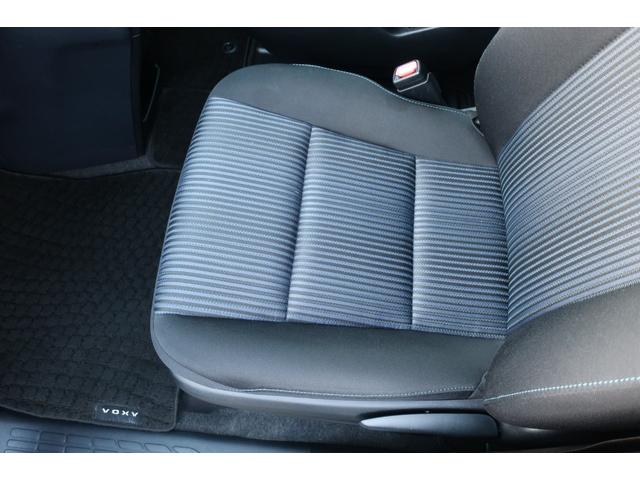ヴォクシー ＺＳ　両側電動スライドドア　後席モニター　純正ナビ　地デジＴＶ　Ｂｌｕｅｔｏｏｔｈ　バックカメラ　ＤＶＤビデオ　ＥＴＣ　フロントフォグ　リヤ＆オートエアコン　オートライト　ＬＥＤヘッドライト　スマートキー（31枚目）