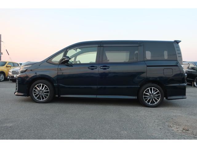 ヴォクシー ＺＳ　両側電動スライドドア　後席モニター　純正ナビ　地デジＴＶ　Ｂｌｕｅｔｏｏｔｈ　バックカメラ　ＤＶＤビデオ　ＥＴＣ　フロントフォグ　リヤ＆オートエアコン　オートライト　ＬＥＤヘッドライト　スマートキー（49枚目）