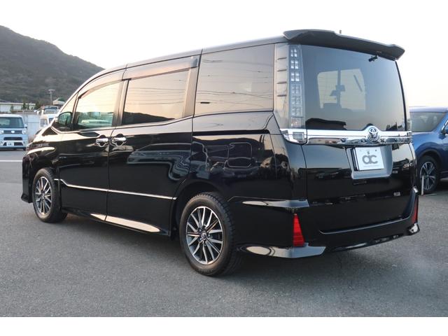 ヴォクシー ＺＳ　両側パワスラ　後席モニター　地デジＴＶ　Ｂｌｕｅｔｏｏｔｈ　バックカメラ　ＤＶＤビデオ　ＥＴＣ　ステアリングスイッチ　リア＆オートエアコン　オートライト　フロントフォグ　スマートキー（14枚目）