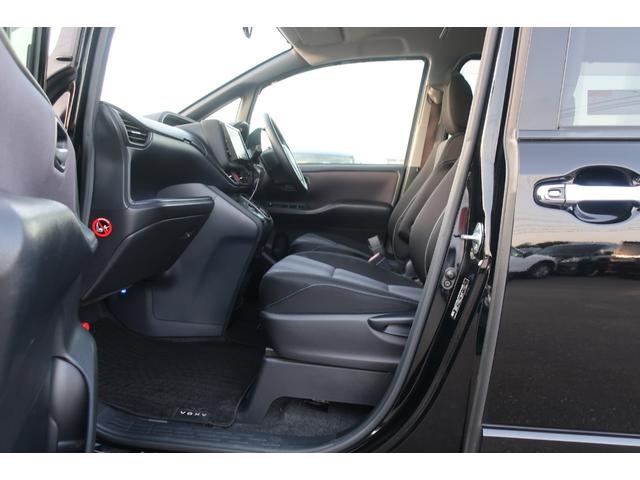 ヴォクシー ＺＳ　両側パワスラ　後席モニター　地デジＴＶ　Ｂｌｕｅｔｏｏｔｈ　バックカメラ　ＤＶＤビデオ　ＥＴＣ　ステアリングスイッチ　リア＆オートエアコン　オートライト　フロントフォグ　スマートキー（27枚目）