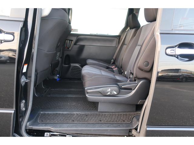 ヴォクシー ＺＳ　両側パワスラ　後席モニター　地デジＴＶ　Ｂｌｕｅｔｏｏｔｈ　バックカメラ　ＤＶＤビデオ　ＥＴＣ　ステアリングスイッチ　リア＆オートエアコン　オートライト　フロントフォグ　スマートキー（31枚目）