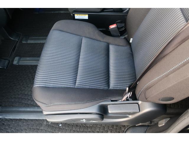 ヴォクシー ＺＳ　両側パワスラ　後席モニター　地デジＴＶ　Ｂｌｕｅｔｏｏｔｈ　バックカメラ　ＤＶＤビデオ　ＥＴＣ　ステアリングスイッチ　リア＆オートエアコン　オートライト　フロントフォグ　スマートキー（34枚目）