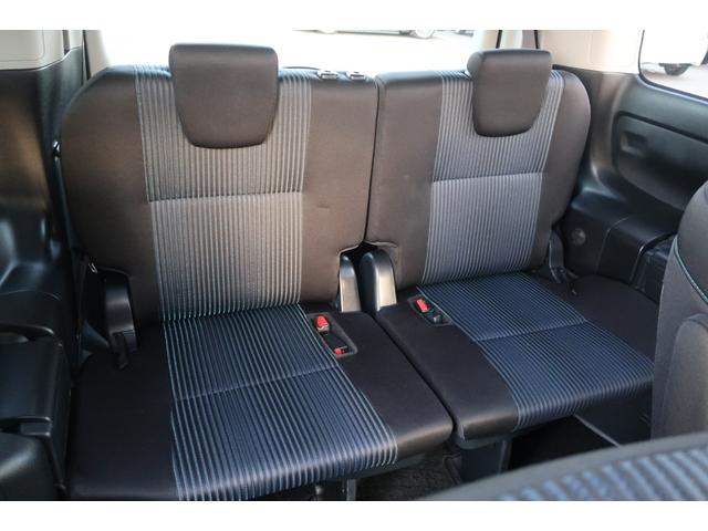 ヴォクシー ＺＳ　両側パワスラ　後席モニター　地デジＴＶ　Ｂｌｕｅｔｏｏｔｈ　バックカメラ　ＤＶＤビデオ　ＥＴＣ　ステアリングスイッチ　リア＆オートエアコン　オートライト　フロントフォグ　スマートキー（40枚目）