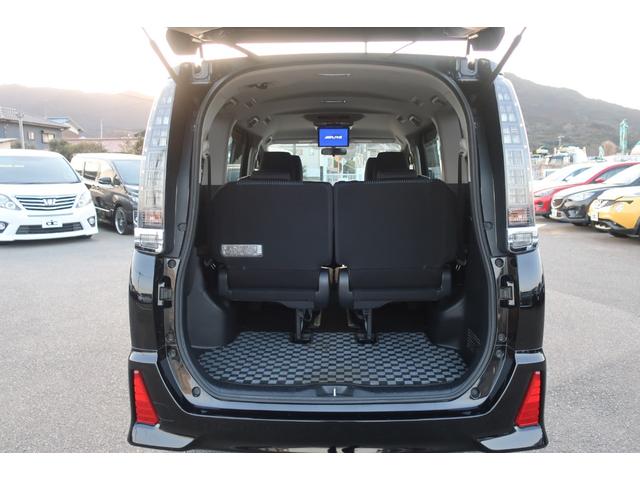 ヴォクシー ＺＳ　両側パワスラ　後席モニター　地デジＴＶ　Ｂｌｕｅｔｏｏｔｈ　バックカメラ　ＤＶＤビデオ　ＥＴＣ　ステアリングスイッチ　リア＆オートエアコン　オートライト　フロントフォグ　スマートキー（41枚目）