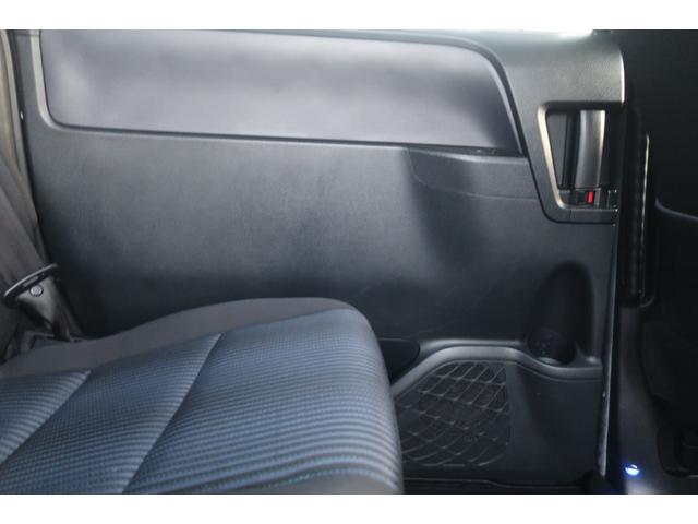 ヴォクシー ＺＳ　両側パワスラ　後席モニター　地デジＴＶ　Ｂｌｕｅｔｏｏｔｈ　バックカメラ　ＤＶＤビデオ　ＥＴＣ　ステアリングスイッチ　リア＆オートエアコン　オートライト　フロントフォグ　スマートキー（46枚目）