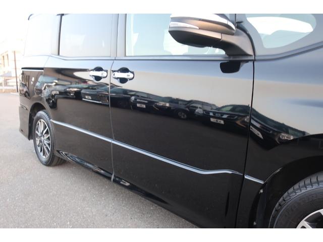 ヴォクシー ＺＳ　両側パワスラ　後席モニター　地デジＴＶ　Ｂｌｕｅｔｏｏｔｈ　バックカメラ　ＤＶＤビデオ　ＥＴＣ　ステアリングスイッチ　リア＆オートエアコン　オートライト　フロントフォグ　スマートキー（55枚目）