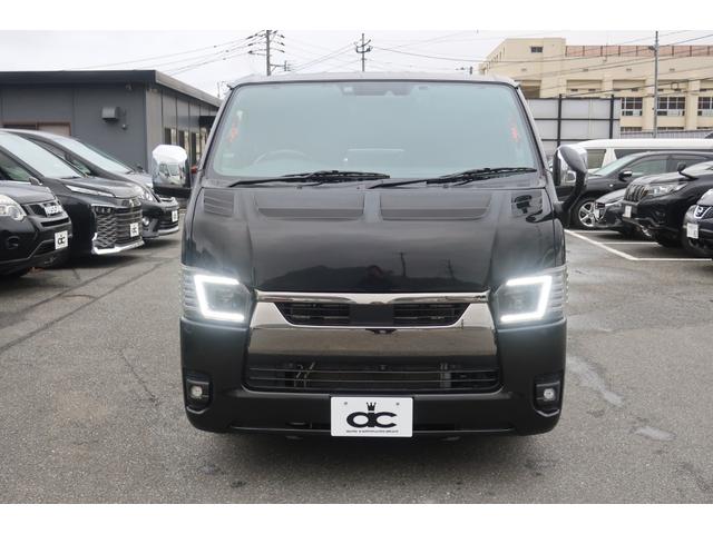 ��l�C�ԁB���ʂ���̃t�����g�}�X�N�͓��X���镗�i�B