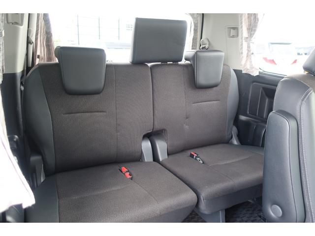 �O��ڃV�[�g���Y��ōL�X��